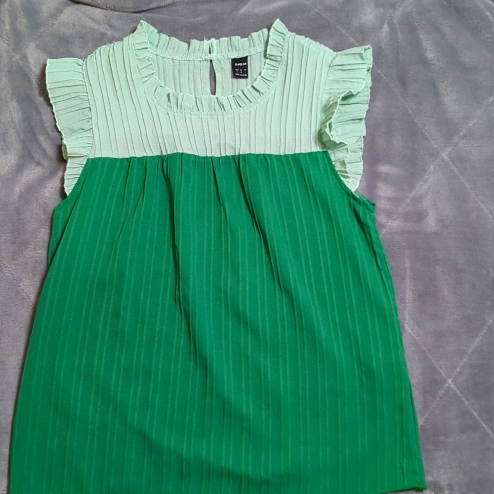 Green Shein size small ladies shirt